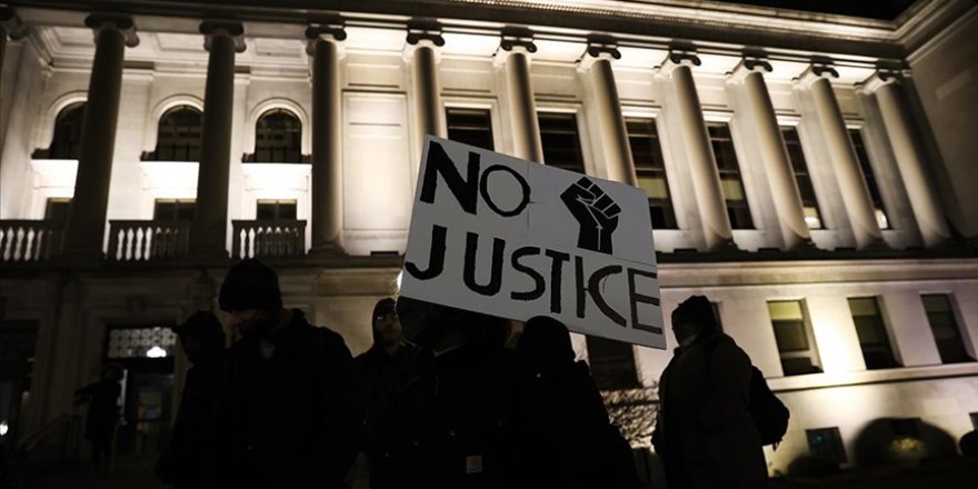 ABD'de ırkçı Rittenhouse'un beraat etmesi bazı kentlerde protesto edildi