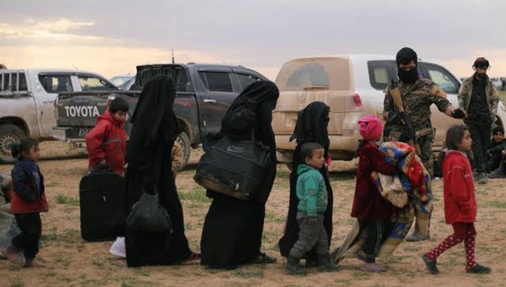 PKK/YPG'nin kontrolündeki Roj kampında kalan binlerce kadın ve çocuk yardım bekliyor!