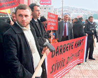 Kanlı Darbe Planına, 'Balyozlu' Tepki