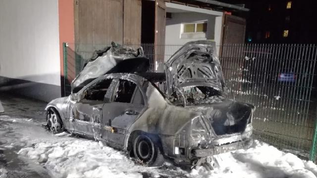 Almanya'da cami otoparkındaki araç kundaklandı