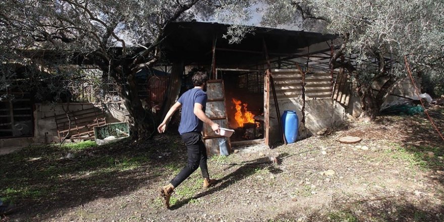 Batı Şeria'da köyleri basan Yahudi işgalciler Filistinlilerin mülklerine zarar verdi