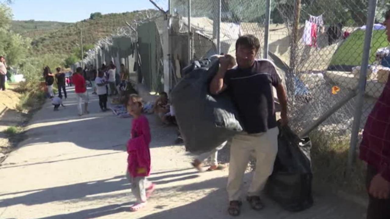 Yunanistan'da sığınmacı kampları hapishane gibi