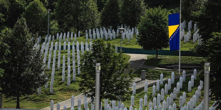 Srebrenitsa’da savaş suçuna bulaşan eski Sırp komutan gözaltına alındı