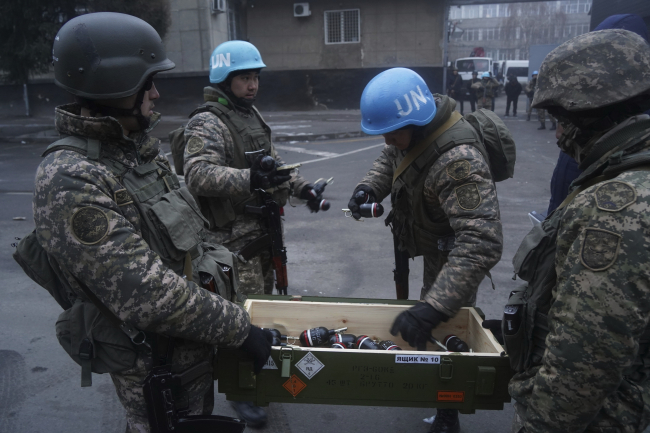 BM'den Kazakistan'a "mavi baret" tepkisi