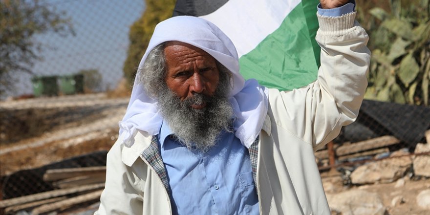 Siyonistlerin ezdiği Filistinli yaşlı aktivist vefat etti