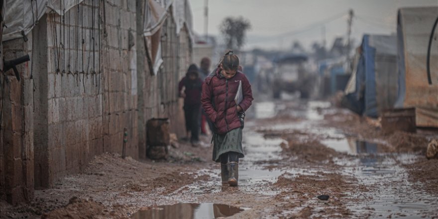 Çadırlarda yaşayan Suriyelilerin kışla çetin sınavı sürüyor