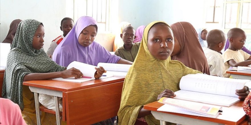 Nijerya'da Müslüman kız öğrencilere başörtüsü serbestliği getirildi