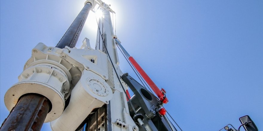 Kazakistan'da yaklaşık 40 milyon ton rezerve sahip yeni petrol yatakları keşfedildi