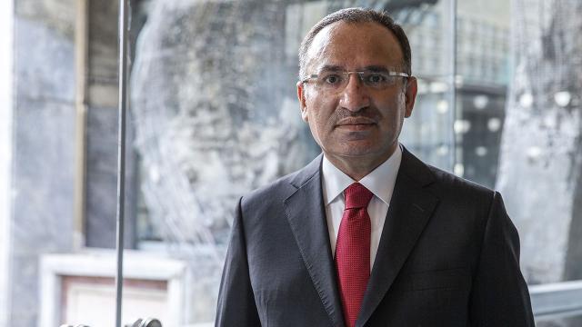 Bozdağ: Başörtüsüne anayasal güvence konusundaki çalışmalar pazartesi gününe kadar netleşecek