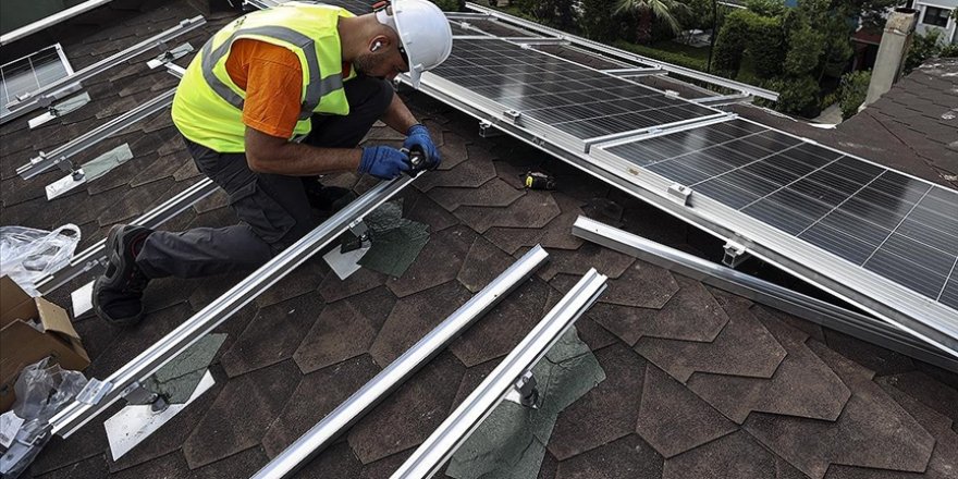 Binalara en az yüzde 5 'yenilenebilir enerji' şartı getiren düzenleme Resmi Gazete'de