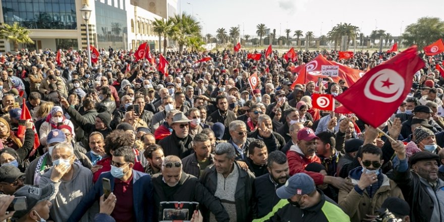 Tunus’ta OHAL 2022’nin sonuna kadar uzatıldı