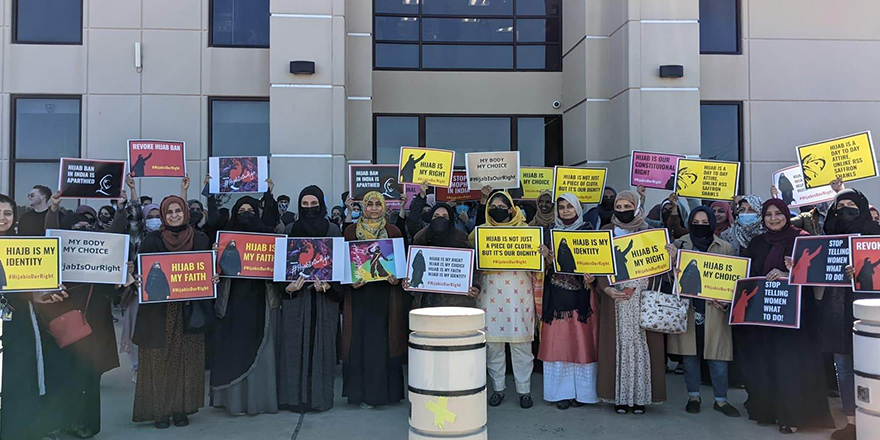 Texas'ta Hindistan'ın başörtüsü yasakları protesto edildi