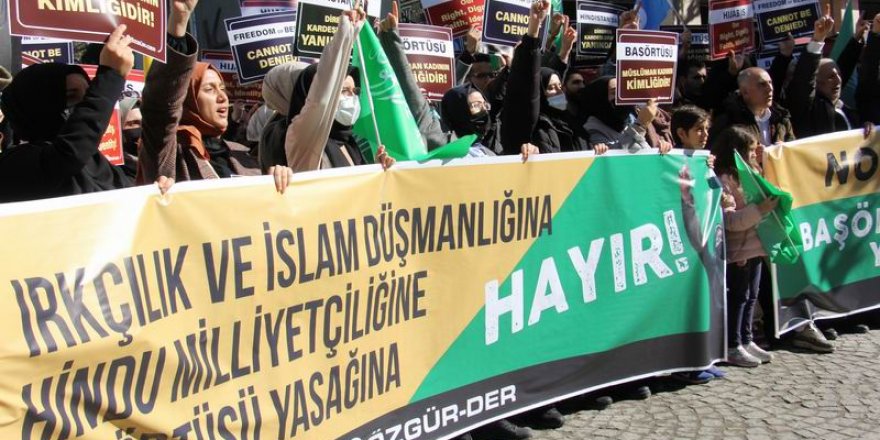 Hindistan’daki başörtüsü yasağı İstanbul’da protesto edildi
