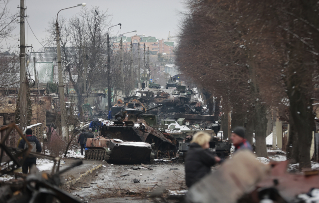 Ukrayna işgale direniyor: Sokaklara barikatlar kuruldu