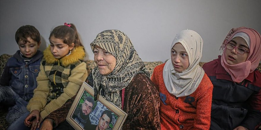 Esed rejiminin saldırılarında evlatlarını kaybeden Suriyeli annelerin acısı dinmiyor