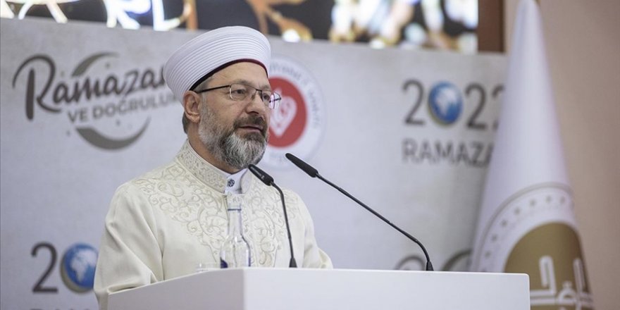 Erbaş: Beş vakit namazda olduğu gibi teravih namazı da camilerimizde cemaatle kılınacak