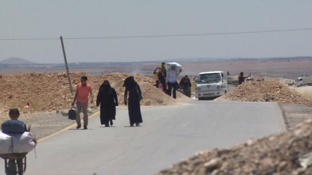 PKK/YPG, sivillerin evlerine el koymaya başladı