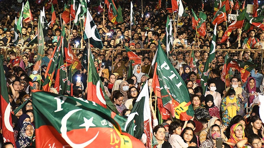 Yeni Pakistan'dan eski Pakistan'a: İmran Han'ın düşürülüşü