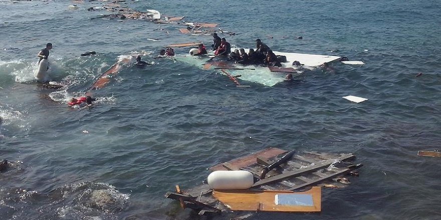 Libya açıklarında göçmen teknesi battı: 35 ölü