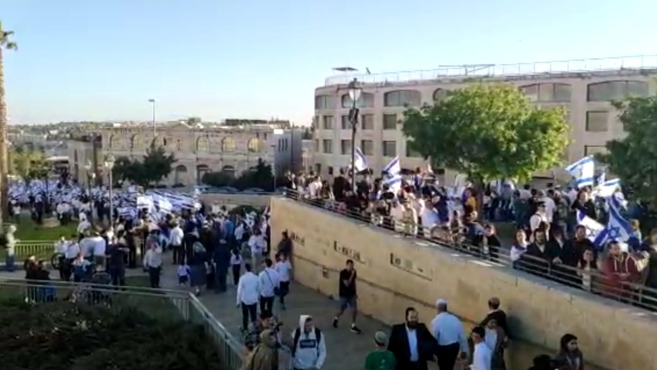 Siyonist İsrail polisi aşırı sağcı Yahudilerin yürüyüşüne engel oldu