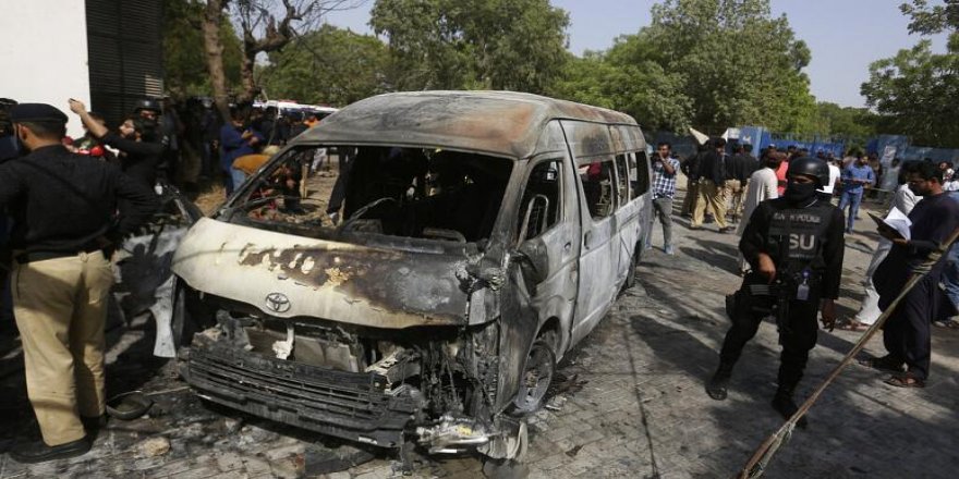 Pakistan'da düzenlenen intihar saldırısında 3'ü Çinli 4 kişi öldü