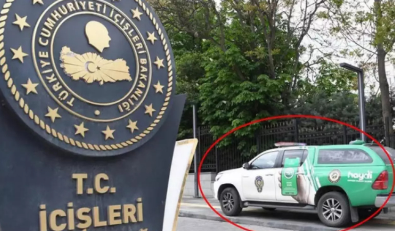 Ümit Özdağ'ı İçişleri Bakanlığı önünde HAYDi ekipleri karşıladı