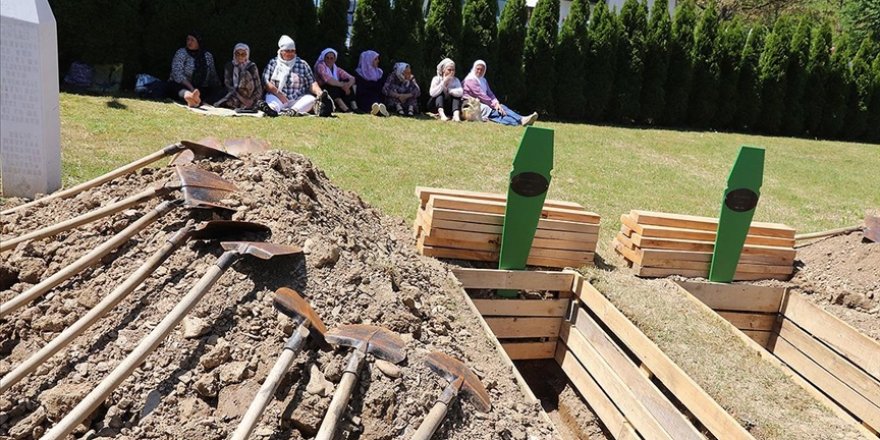 Bosna’da 4 soykırım kurbanı daha toprağa verildi