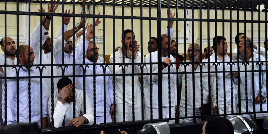 Sisi rejimi, ekonomik kriz ve dış baskılar nedeniyle siyasi idamları erteledi