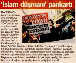 Danıştay Protestosunda 'İslam Düşmanı' Pankartı