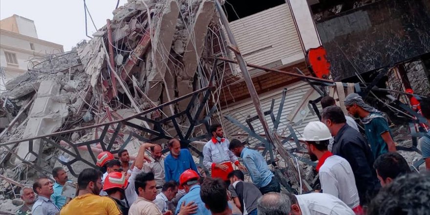 İran'da 10 katlı binanın çökmesi sonucu ölenlerin sayısı 31'e yükseldi