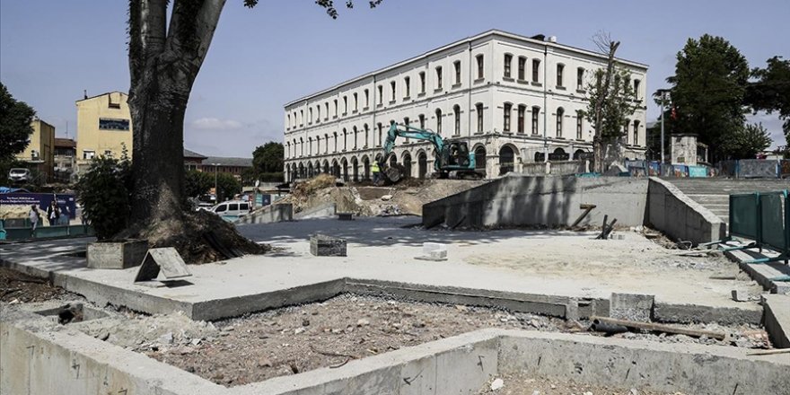 Beyazıt Meydanı çevre düzenlemesinin 3 yıldır tamamlanmaması tepki çekiyor