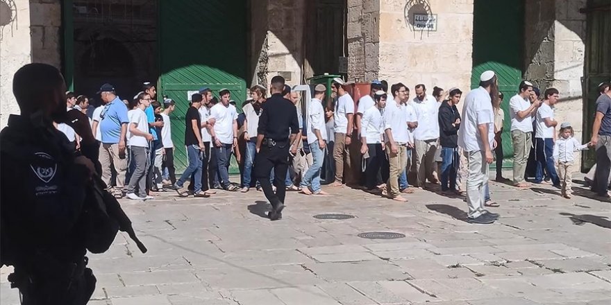 Siyonist yerleşimciler yine Mescid-i Aksa'ya baskın düzenledi