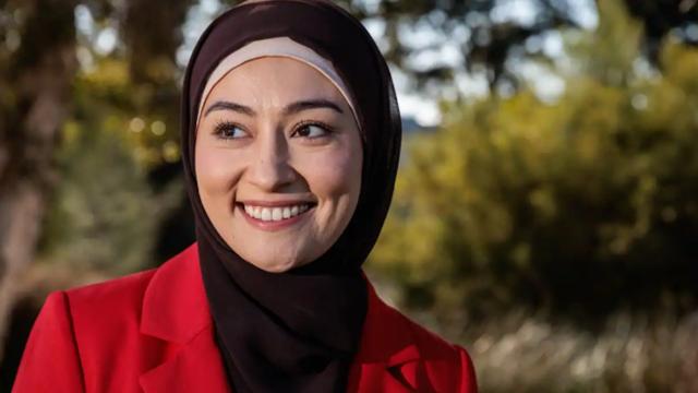 Avustralya'da ilk kez başörtülü bir kadın Senatoya girdi