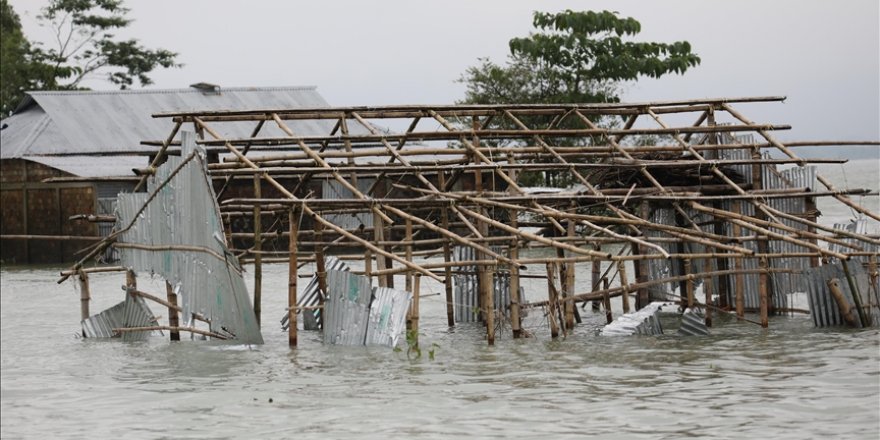 Bangladeş'te şiddetli yağışların yol açtığı sellerde 36 kişi hayatını kaybetti