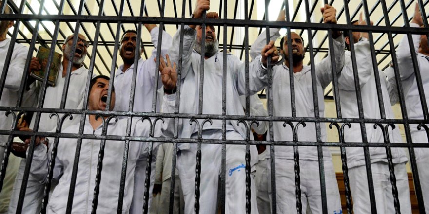 Mısır'da 10 İhvan üyesi daha idama mahkum edildi