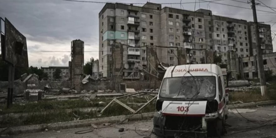 Rusya, doğuda Ukrayna'nın elinde kalan son şehirde saldırıları artırdı