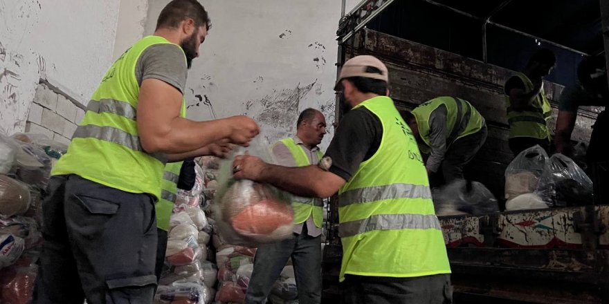 Fetih Vakfı’ndan Suriye’ye erzak yardımı
