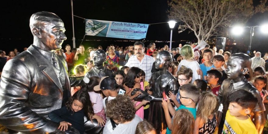 İzmirliler su derdinde, başkanları heykel