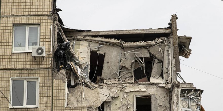 Ukrayna'nın Nikopol şehrine Rus güçlerince düzenlenen saldırılarda 3 kişi öldü