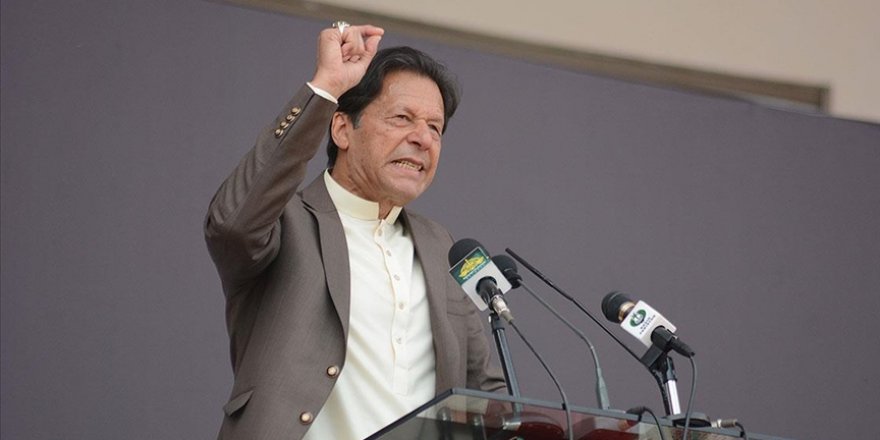 Pakistan'da eski Başbakan Han, tehdit suçlamalarıyla ilgili mahkemeye çağrıldı