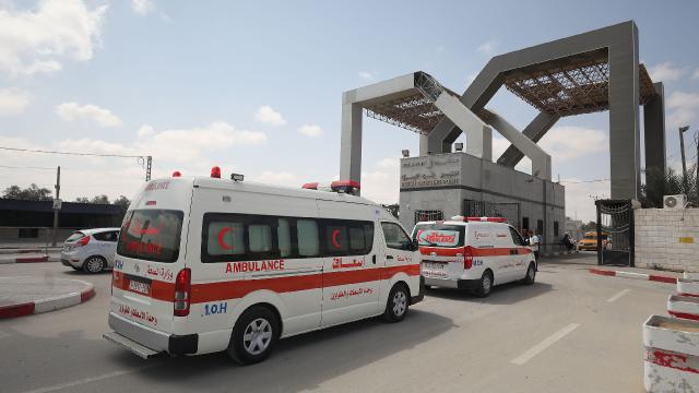 Gazze'de işgalci İsrail ablukası ambulanslarla protesto edildi