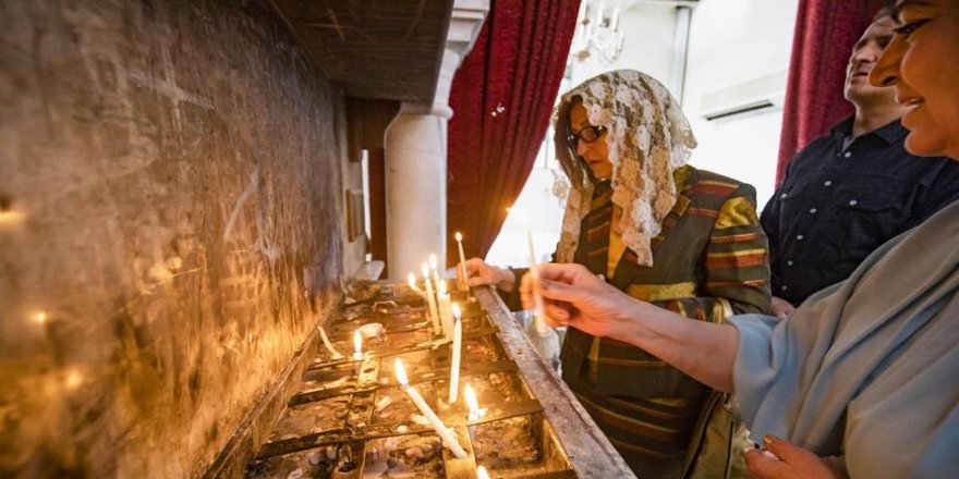 HTŞ’nin kontrolündeki İdlib’de Hristiyanlar büyük bir ayin düzenledi