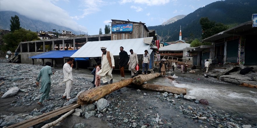 DSÖ, Pakistan'a 15,6 tonluk tıbbi ekipman yardımında bulundu