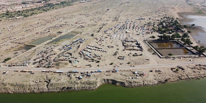 Pakistan'ın Sindh eyaletinde selin yol açtığı hastalıklar sebebiyle 324 kişi öldü