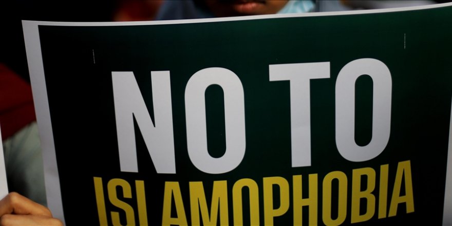 Avrupa'da İslamofobi bizzat siyasetçiler tarafından büyütülüyor