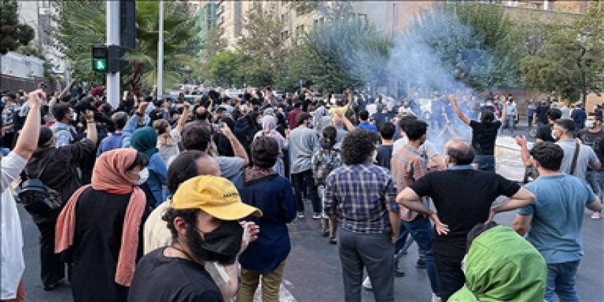 İran’a göre ülkedeki protestolar "örgütlü ve terörist eylemler"