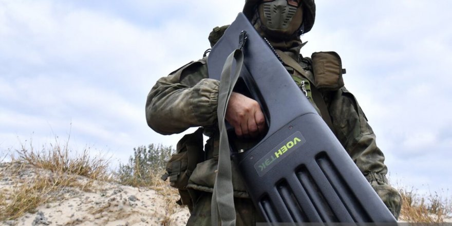 Rus askerleri çalışmayan dronesavarlar ile mevzileri koruyor!