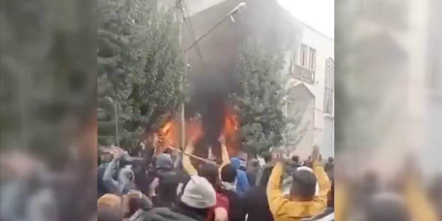 İran'da Mahsa Emini gösterilerine müdahaledeki "ölüm" protesto edildi