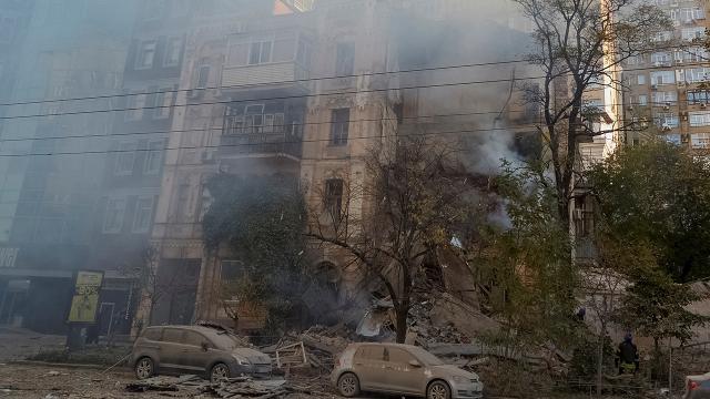 Kiev Belediye Başkanı: Rusya kente yoğun hava saldırısı düzenledi