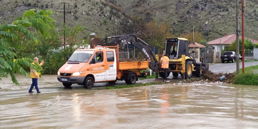 Arnavutluk'ta meydana gelen sellerde iki kişi hayatını kaybetti